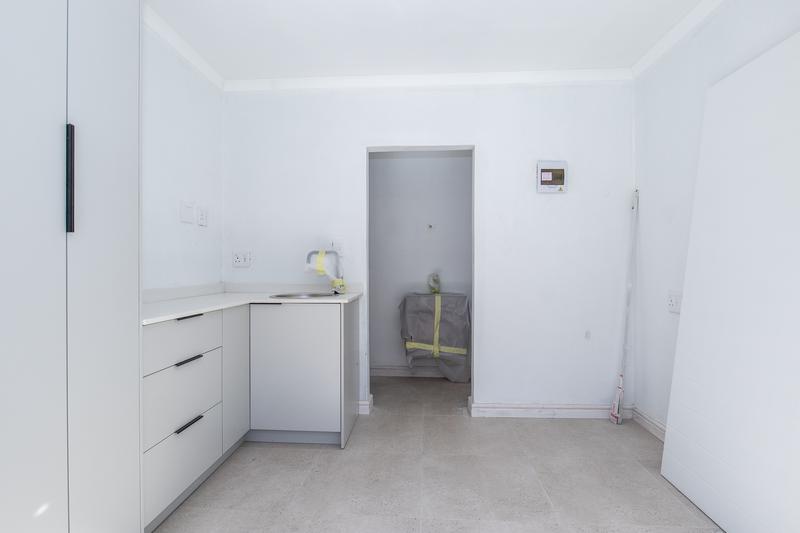 To Let 4 Bedroom Property for Rent in Bergvliet Western Cape